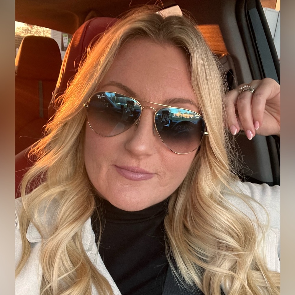 Meet your Posher, Maegan